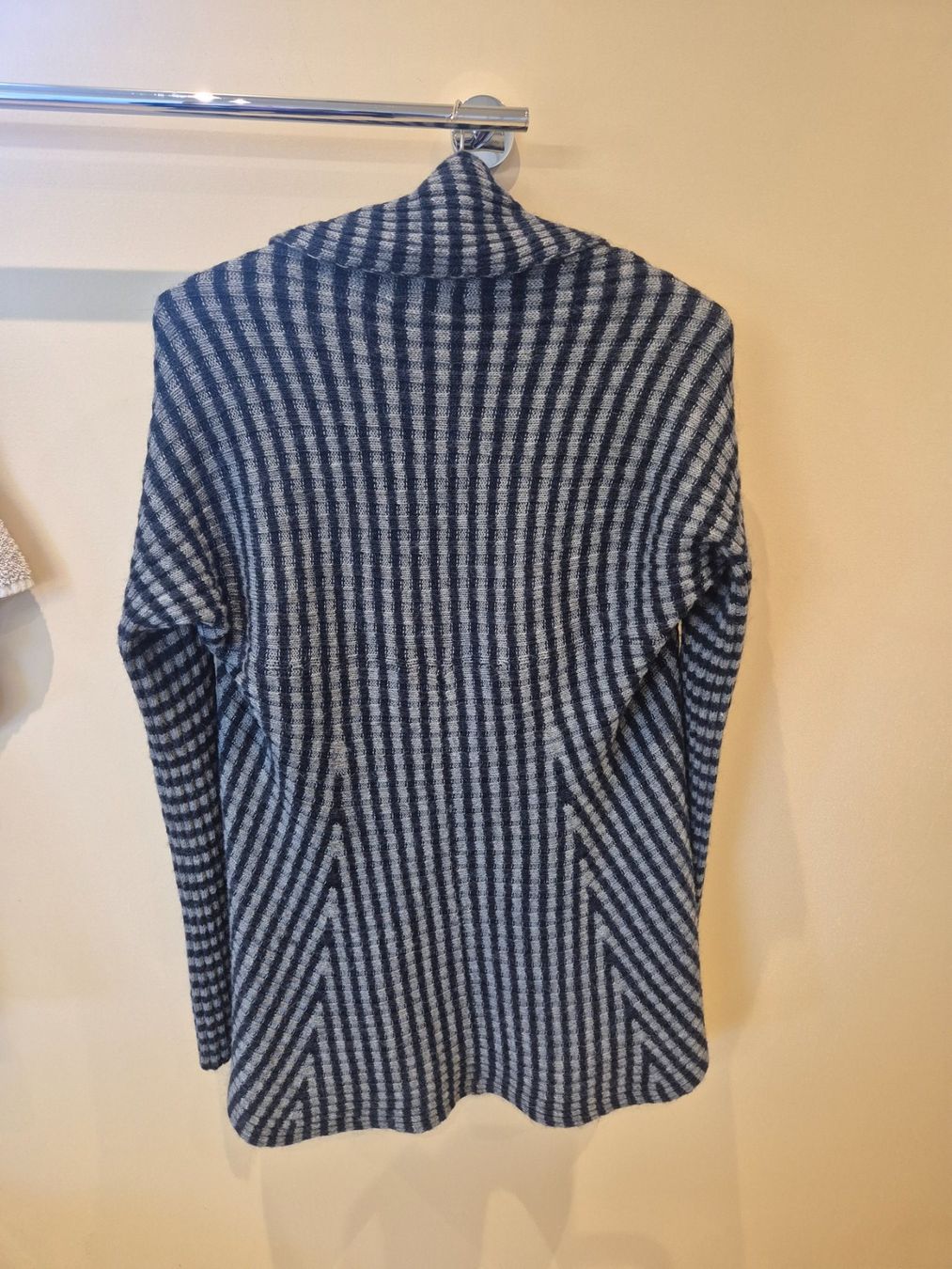 Jacken: Strickjacke grau/blau gestreift, Gr. 1X – Gebraucht aus Dietikon von grafad 1