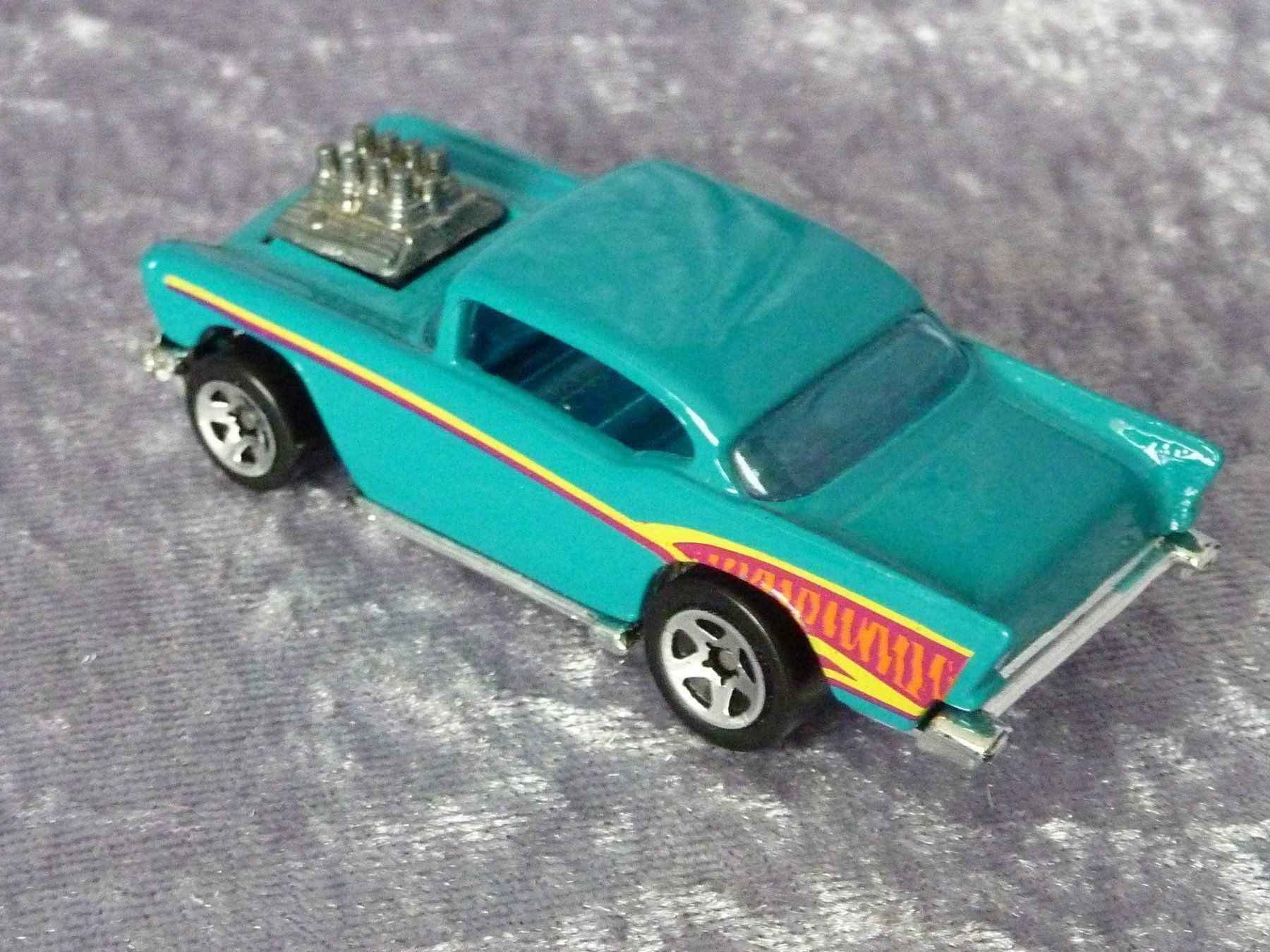 Hot Wheels Modellini d'auto: Chevy Bel-Air 57  1:64 – Usato da Dürrenäsch venduto da modellautos4you 1
