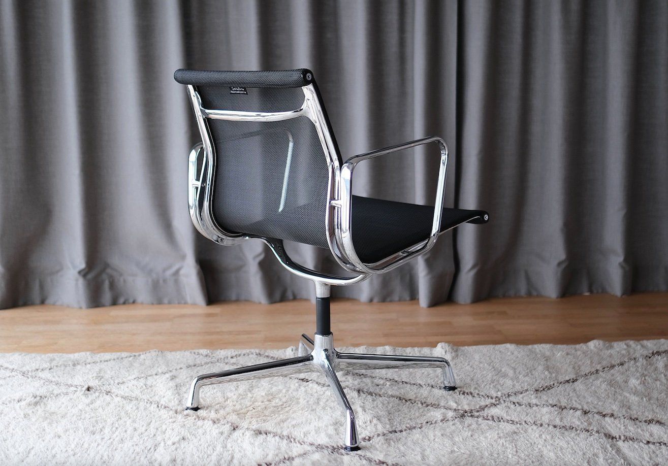Vitra Sedie: Vitra EA 107 Charles & Ray Eames – Usato da Bern venduto da Zmodern_CON 5