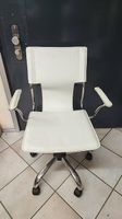 Chaise de bureau en cuir blanc