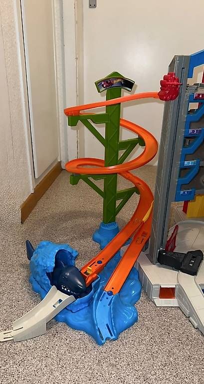 Giocattoli: Hot Wheels Garage – Usato da Bern venduto da Aniba23 2