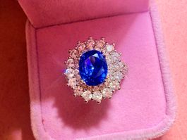 Bague élégante avec saphir bleu