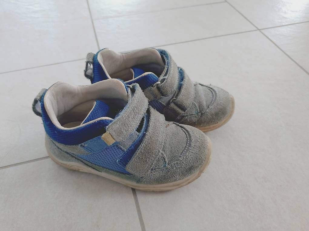 Scarpe per ragazzi: Superfit Gr. 25 wildleder, Übergangszeit  – Usato da Oberwil (Dägerlen) venduto da Sisu_
