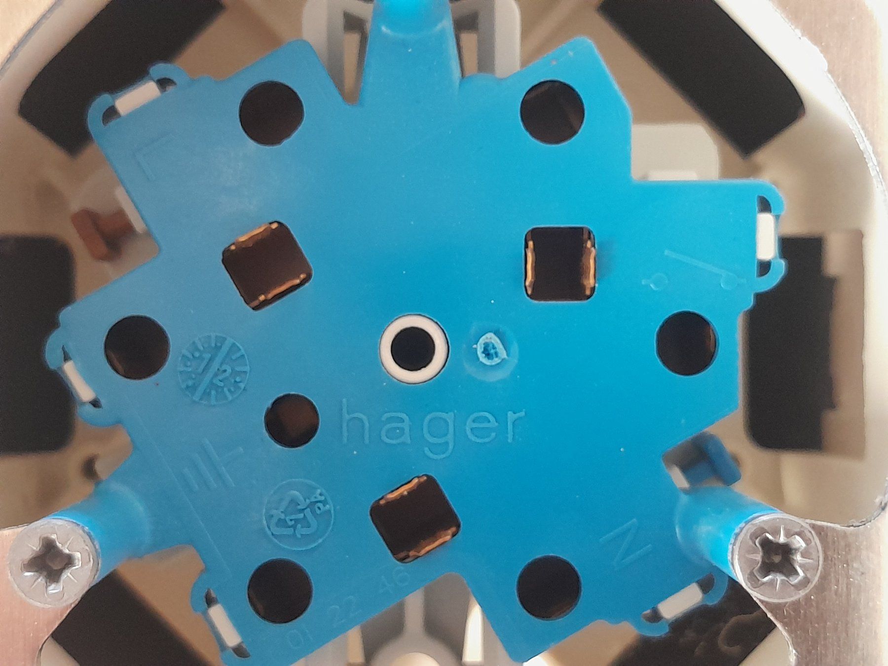 Hager Spine: Hager kallysto Steckdosen/Schalter Sortiment, 3 Stk. – Usato da Zürich venduto da raphahello 7