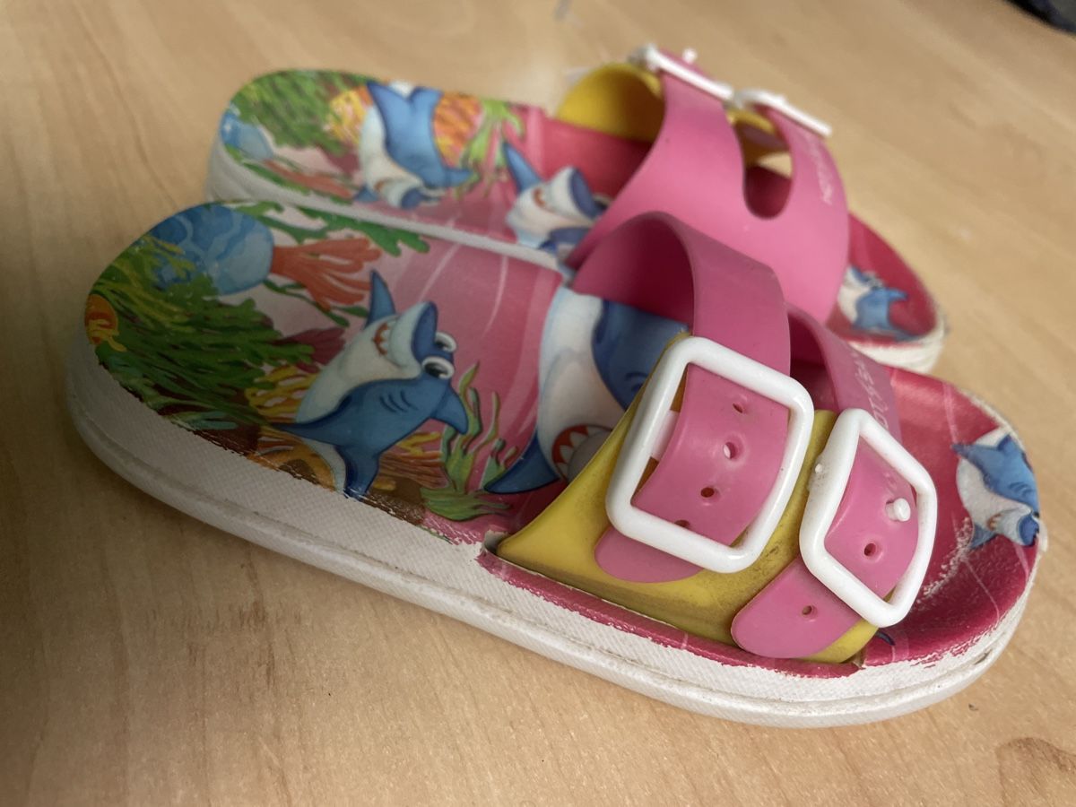 Scarpe per ragazze: Süsse Hot Sand Badeschuhe Gr. 26 – Usato da Obergerlafingen venduto da cabo4