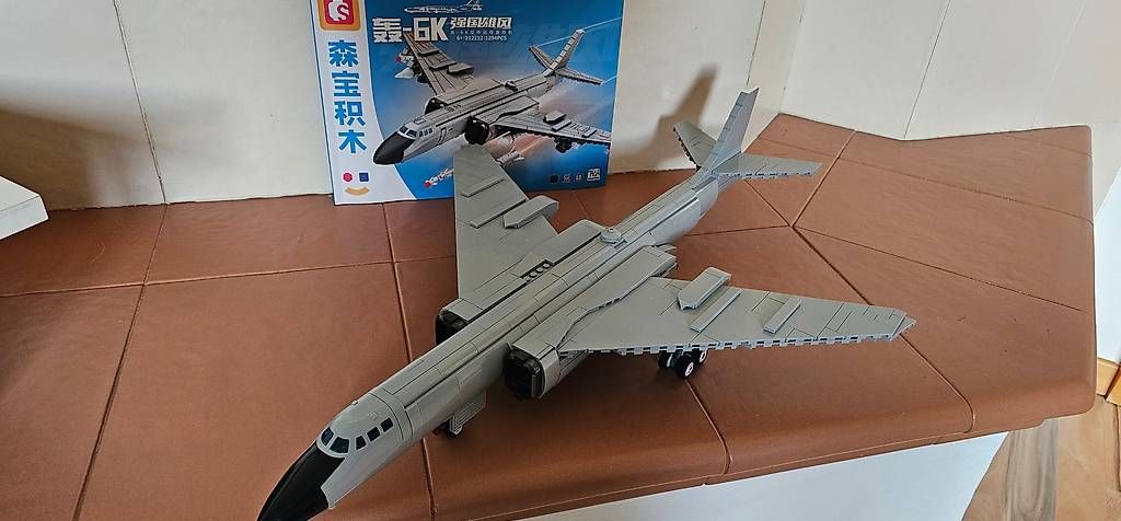 Giocattoli: SEMBO 202232 H-6K Medium and Long Range Bomber – Usato da Schaan venduto da Klemmbausteine