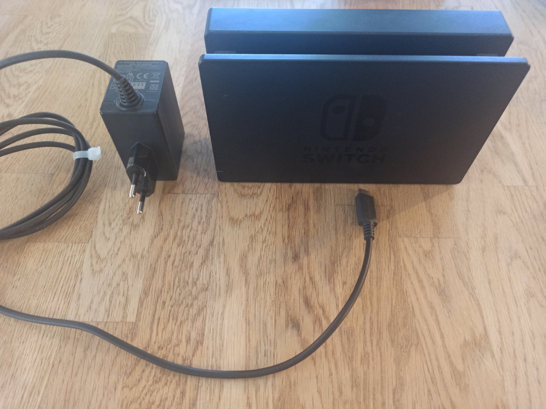 Docking station: Original Nintendo Switch TV-Dockingstation mit Netzteil NSW – Usato da Oberweningen venduto da mar_87mx 2