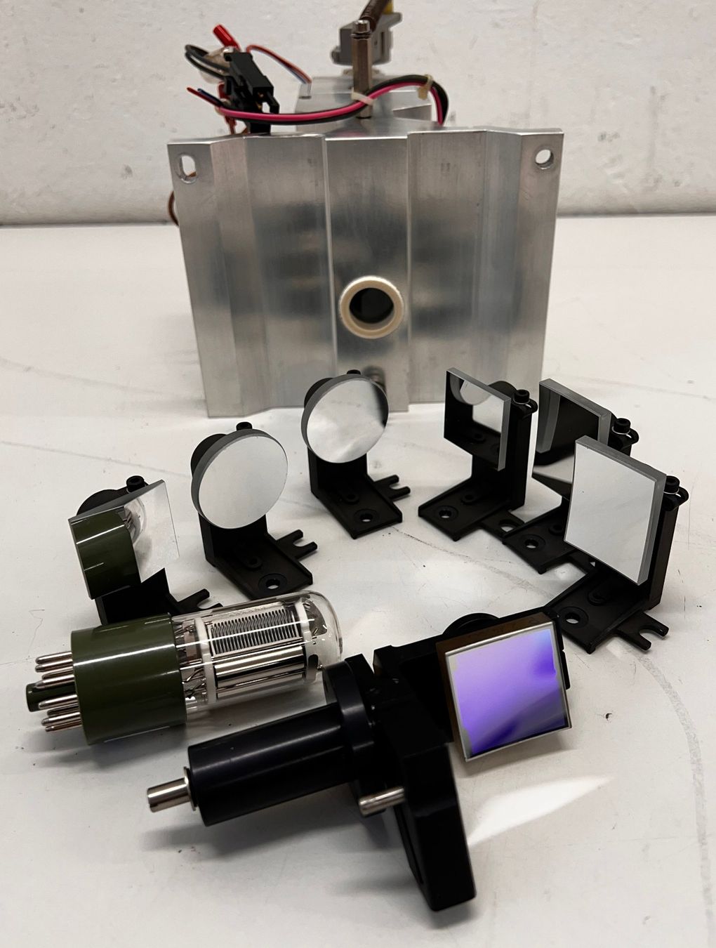 Accessori da laboratorio: Physikalisch-Optische Komponenten – Usato da Niederdorf venduto da LeptonAG_Labor 1
