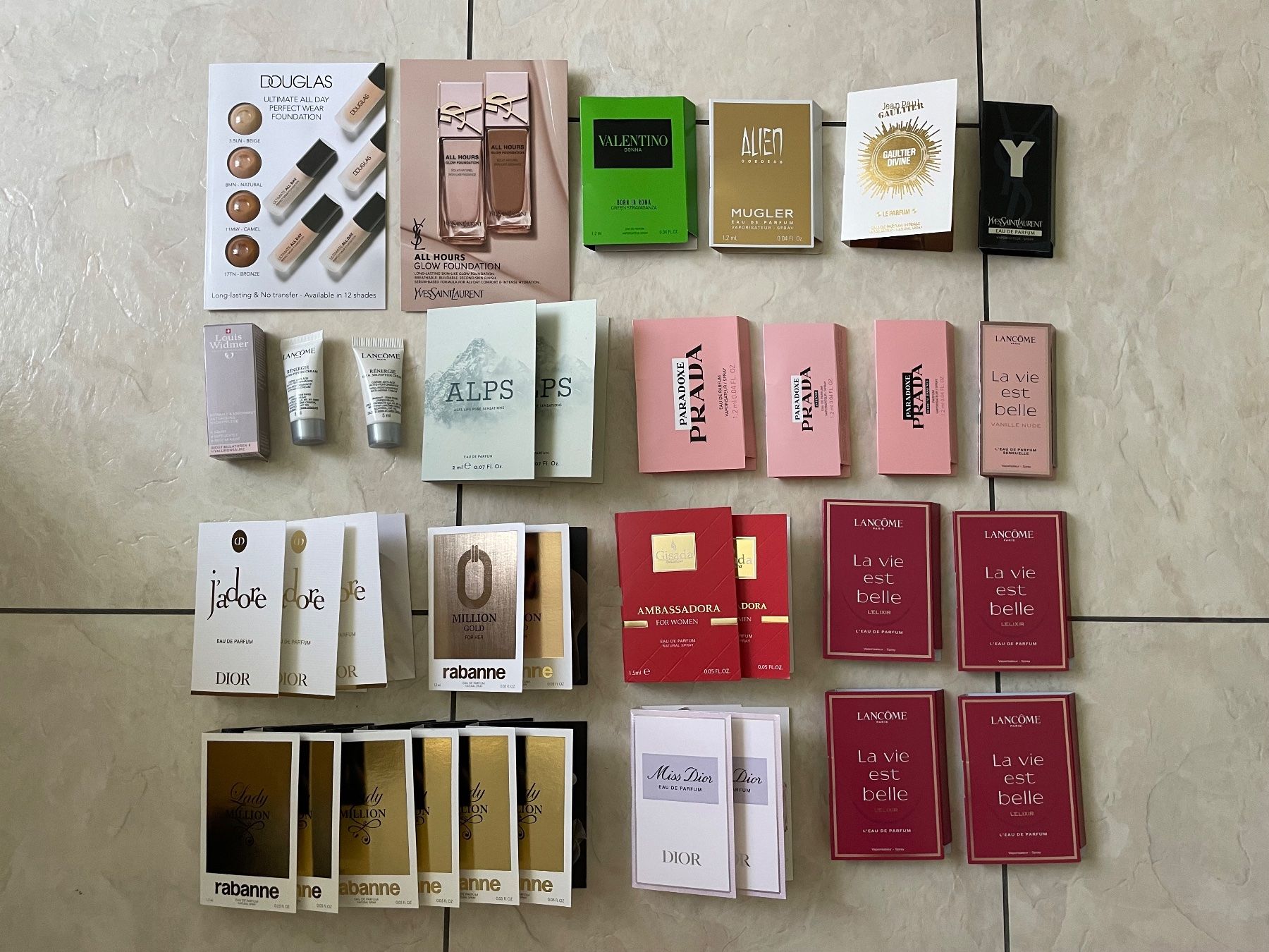 Profumi & Eau de Toilette: Duftproben + Skincare: 34 Stk – Nuovo e nell'imballaggio originale da Uetikon am See venduto da m1384