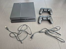 Playstation 4 (defekt) inkl. 2 Controller