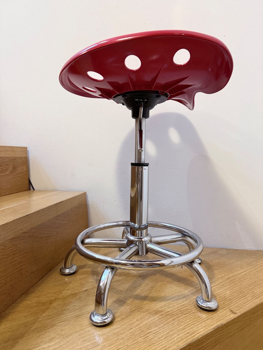 Sgabelli: Roter Hocker im Traktor Design - höhenverstellbar – Usato da Baden venduto da JellyMonster 3