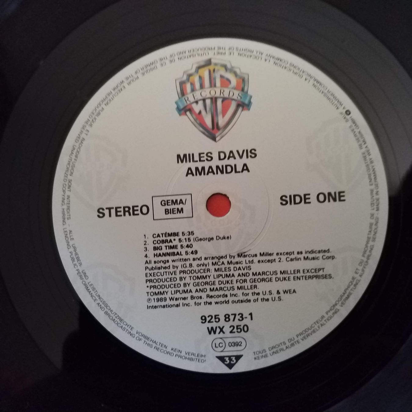 Dischi in vinile: MILES DAVIS, Amandla - 1st press  - NEW - – Nuovo (secondo la descrizione) da Yverdon-les-Bains venduto da Jacotreut 2