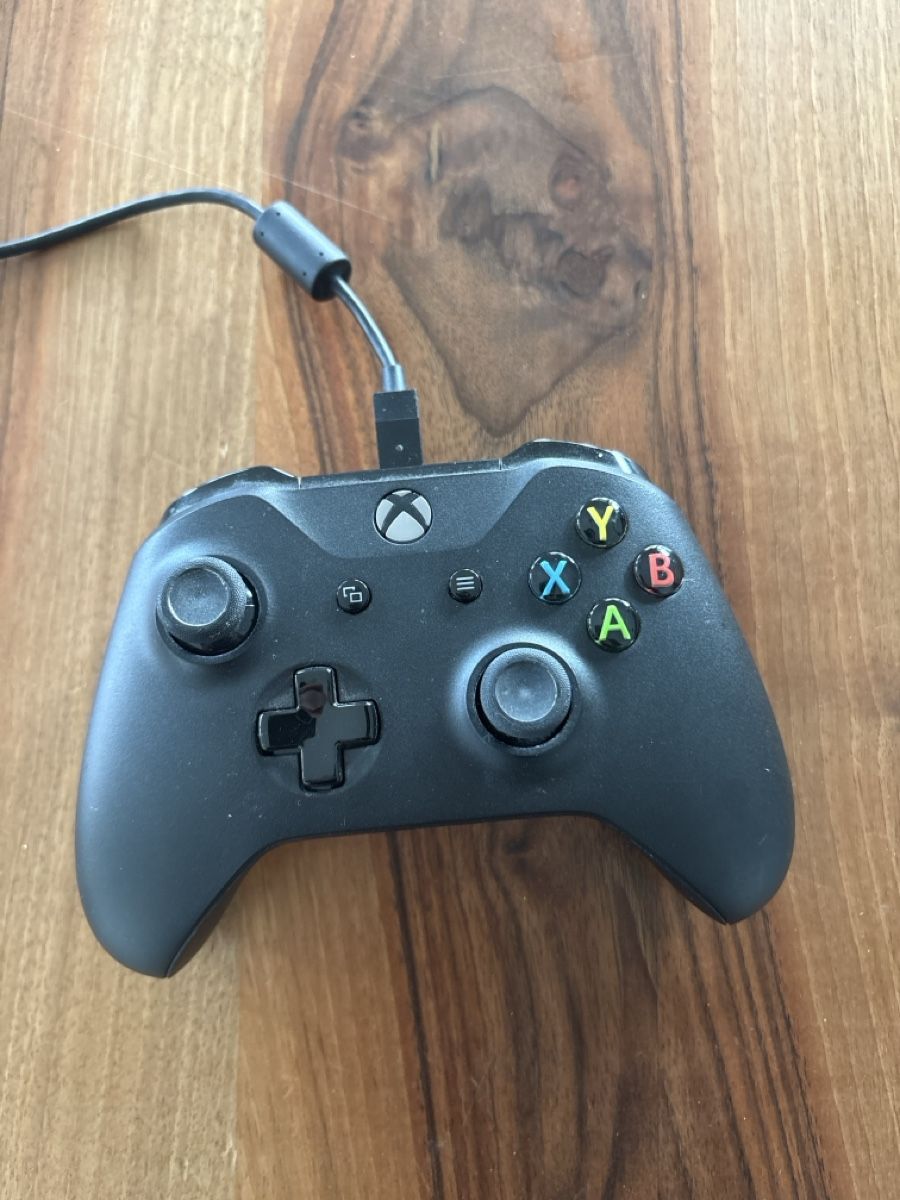 Controller: Xbox Controller Schwarz mit Kabel guter Zustand – Usato da Brunnen venduto da eli_8ykg