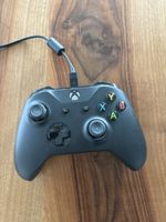 Xbox Controller Schwarz mit Kabel guter Zustand
