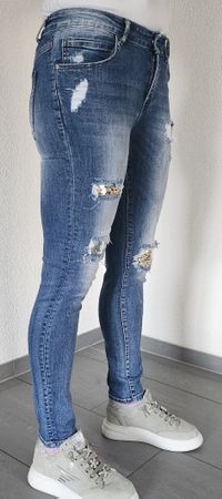 Coole Damen Jeans mit Löchern und Pailletten, Grösse S