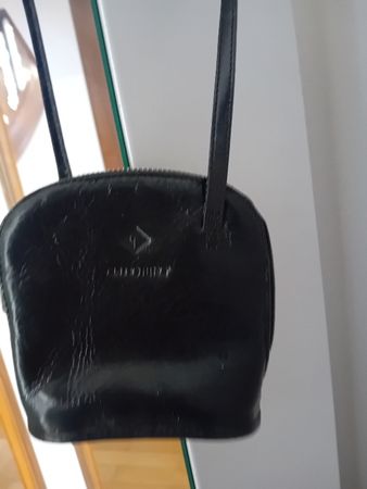 Handtasche schwarz Lack Leder Umhaengetasche guter Zustand