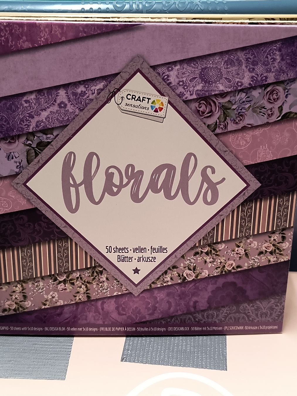Carta: Bastelpapier Designblock, Design Papier – Nuovo e nell'imballaggio originale da Würenlingen venduto da Striga
