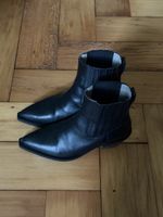 Schwarze Leder ‚ALLSAINTS’ Ankle Boots spitz zulaufend