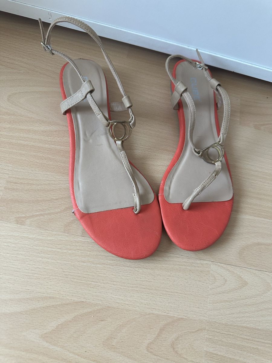 Cube Scarpe da donna: Sommersandalen Gr. 40 beige/rot CUBE – Usato da Zürich venduto da Herbion1