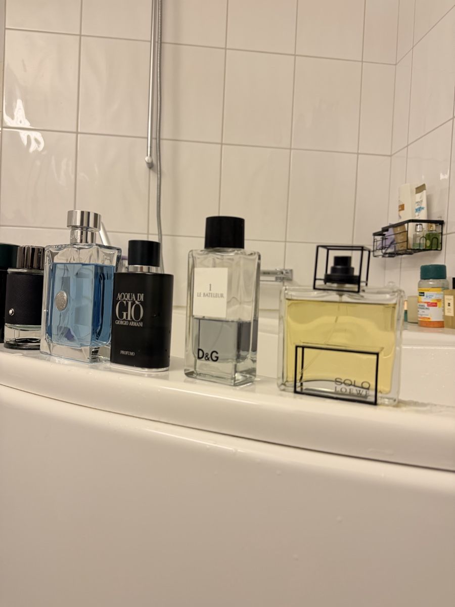 Profumi & Eau de Toilette: 11 teils fast volle Parfums – Usato da Horgen venduto da baluu_10 1
