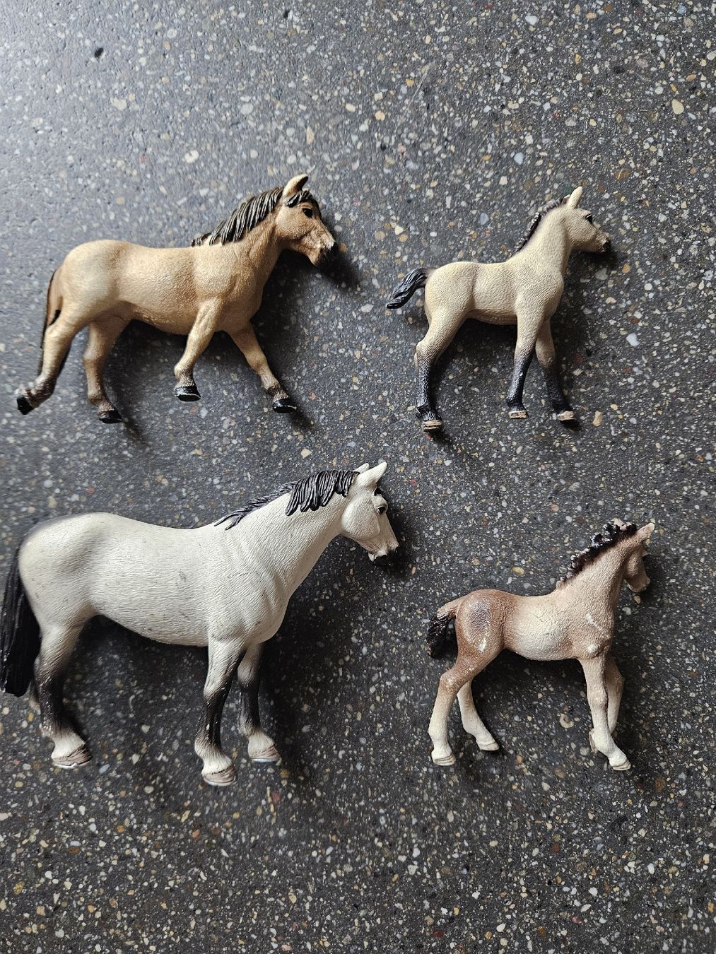 Schleich Giocattoli: Schleich Pferde Set vier Figuren – Nuovo (secondo la descrizione) da Anwil venduto da tamoos 2
