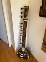 Sitar mit Koffer