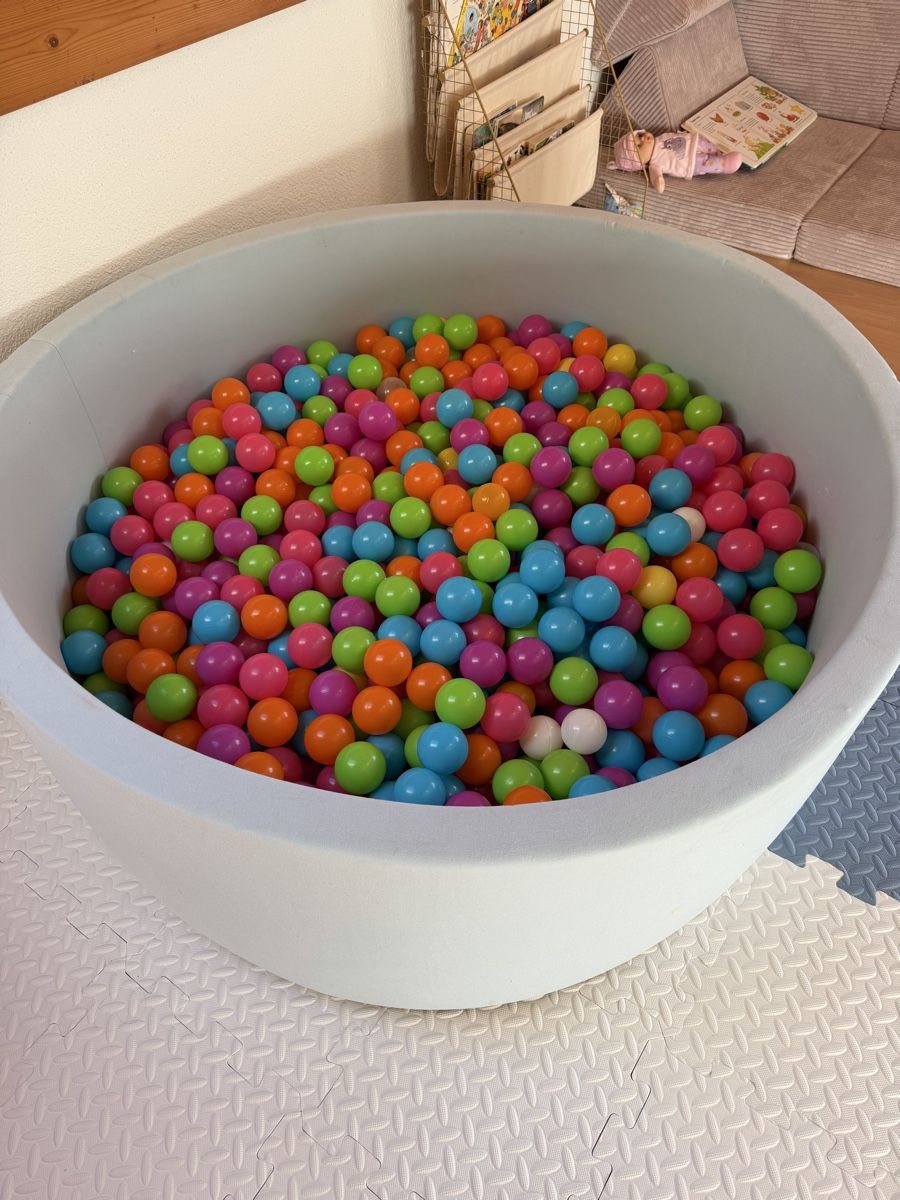 Spielzeuge: Bällebad ab 6 Monate (1000 Bälle) – Gebraucht aus Ebikon von nerasshop 1