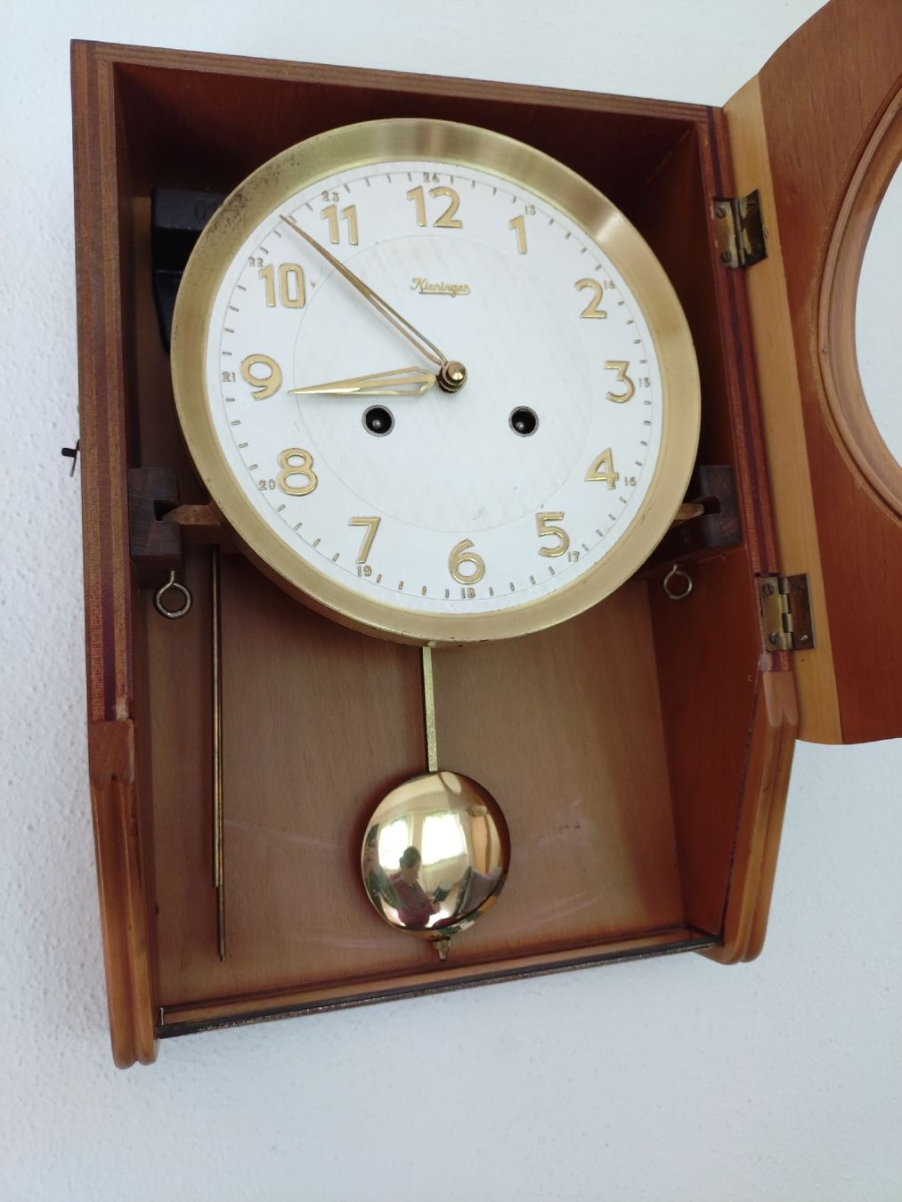 Kienzle Uhren: Charmante Kienzle Wanduhr mit Pendel – Gebraucht aus Selzach von Blacky_105