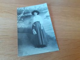 SCHWIIZER JUGEND DAZUMAL - JUNGI FRAU GANZ SCHIGG - ZUERICH