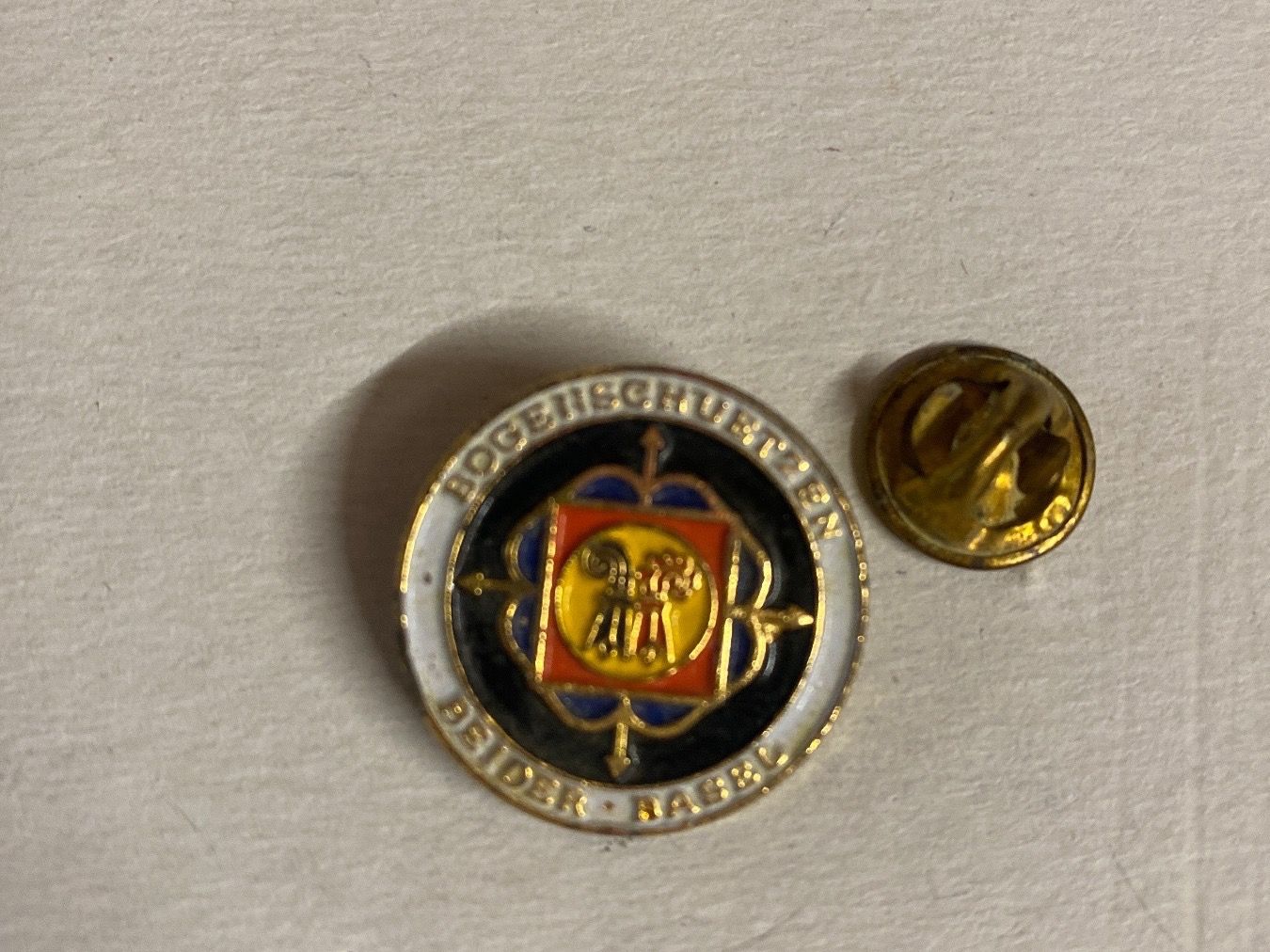 Placchette & Badge: PIN'S - BASEL - BEIDER – Usato da Le Brassus venduto da cinema13 1
