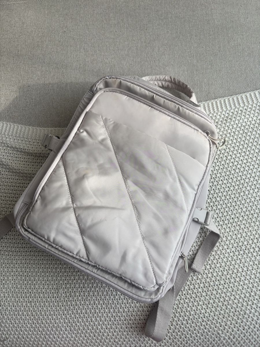 Zaini: Cream backpack. Perfect condition! Great for travel. – Nuovo (secondo la descrizione) da Zürich venduto da sar_f9xy 2