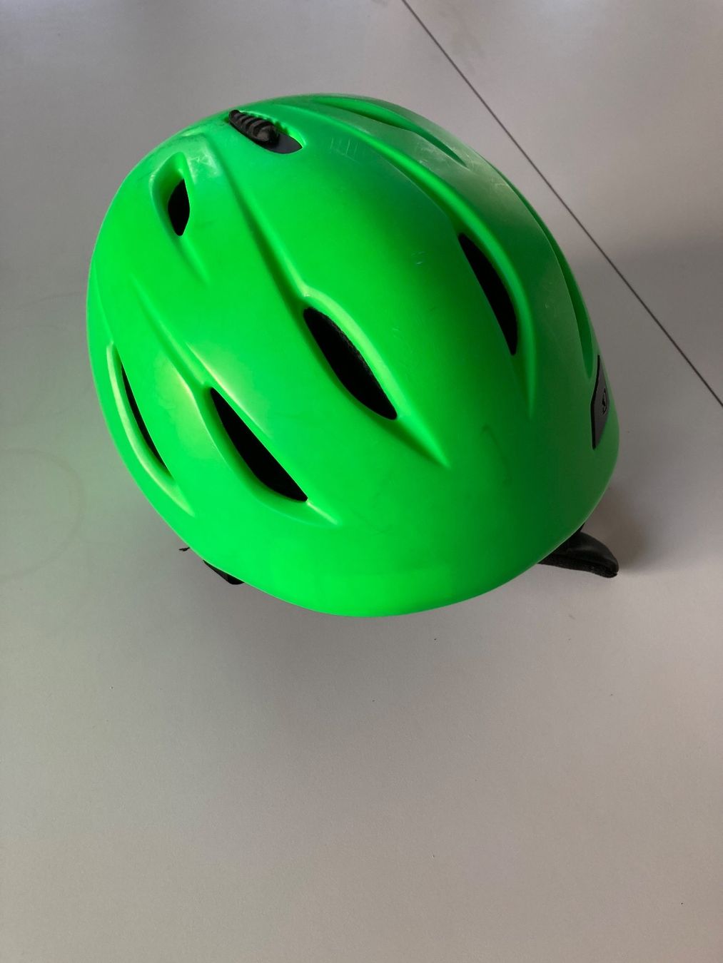 Giro Caschi: Giro Skihelm Farbe grün Gröbe S. – Usato da Zumikon venduto da max_sv5g
