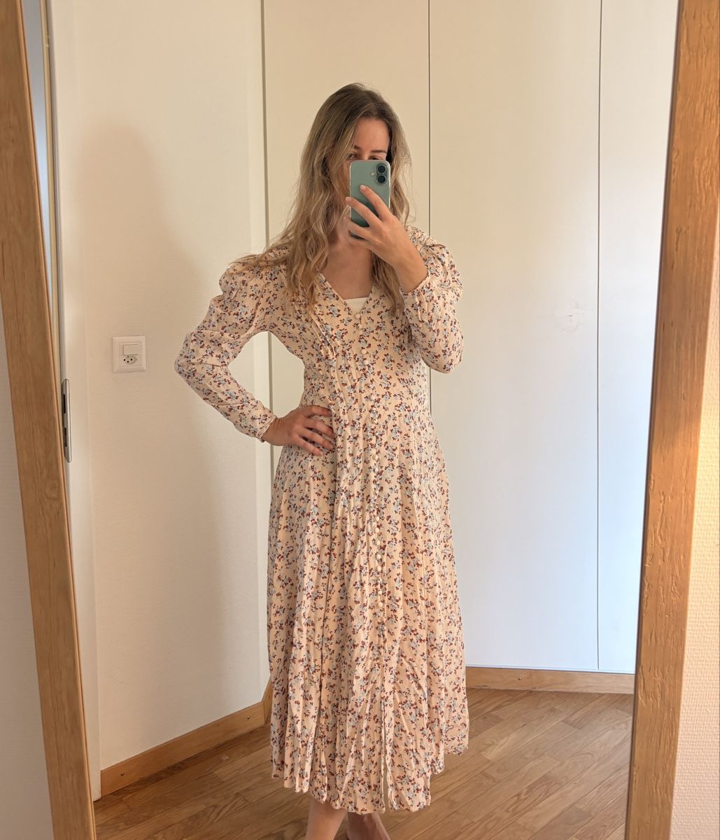 Mango Kleider: Damen Kleid Blumenmuster 7/8 Länge – Gebraucht aus Zürich von viv_nevi