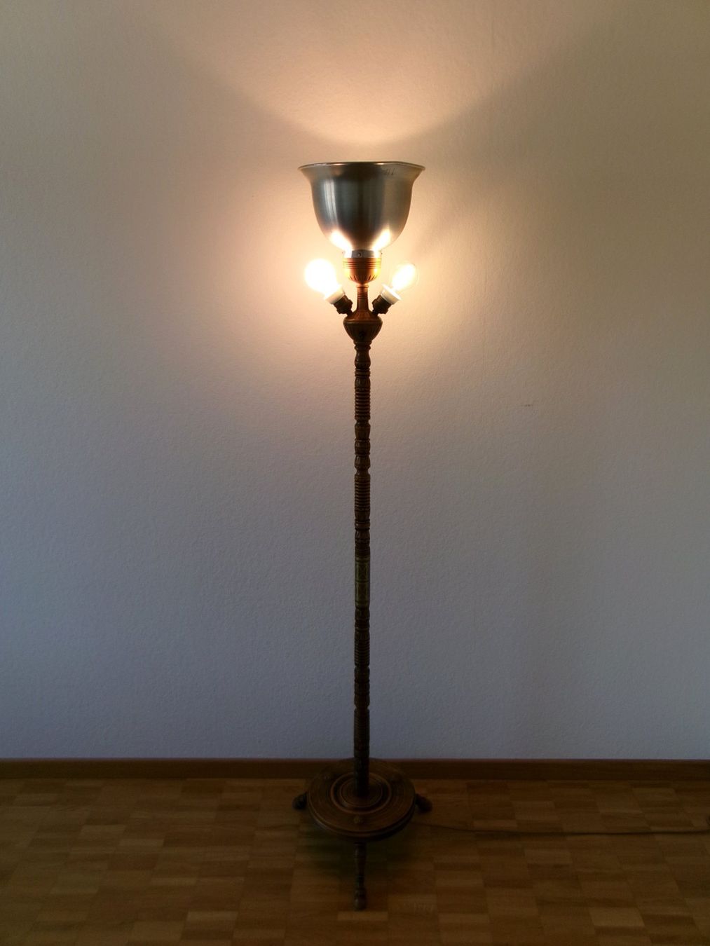 Lampen: Stehlampe gedrechselt – Gebraucht aus Solothurn von Rangoo 3
