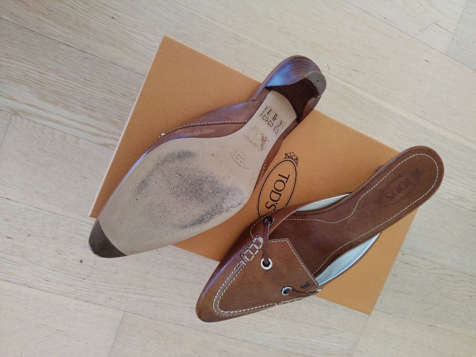 Tod'S Scarpe da donna: TOD'S Daisy Eyelet Sabot Cognac Size 36 – Usato da Buchrain venduto da QueenyHE51 4