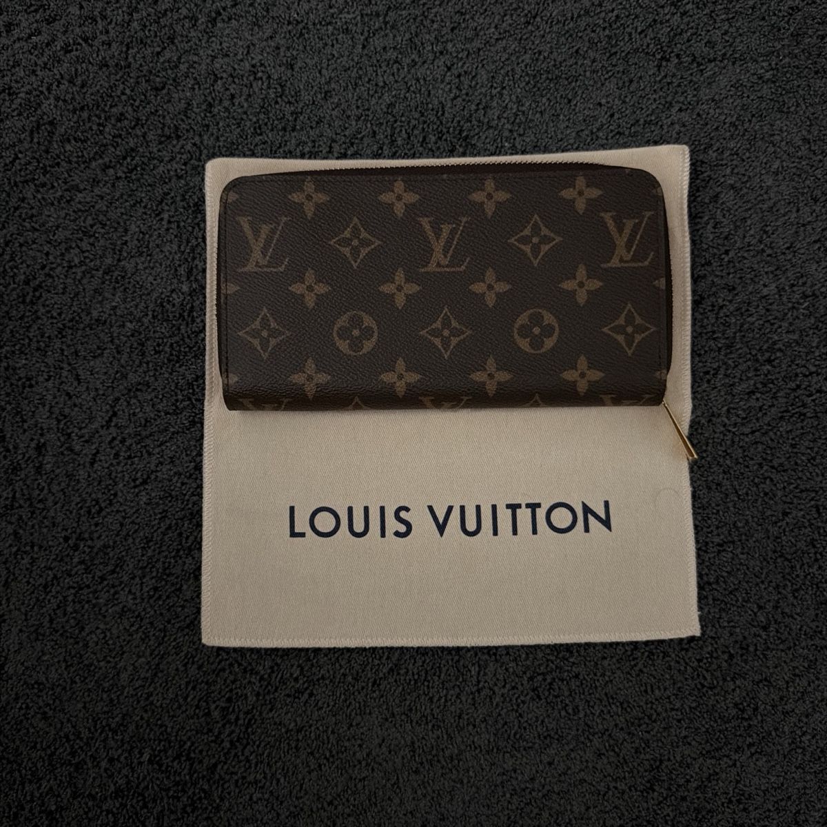 Louis Vuitton Portemonnaies: Louis Vuitton Brown Wallet  – Neuf (Voir description) à Sennhof par gab_6glm 3