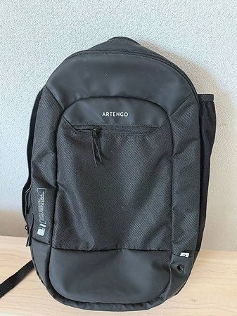 Sac à dos de tennis Artengo noir  Très bon état