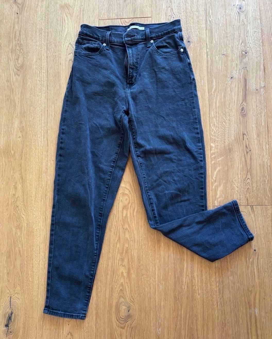 Levi's Jeans: Schwarze Levi's Mom Jeans, Grösse 29/29 – Nuovo (secondo la descrizione) da Zürich venduto da romcam 6