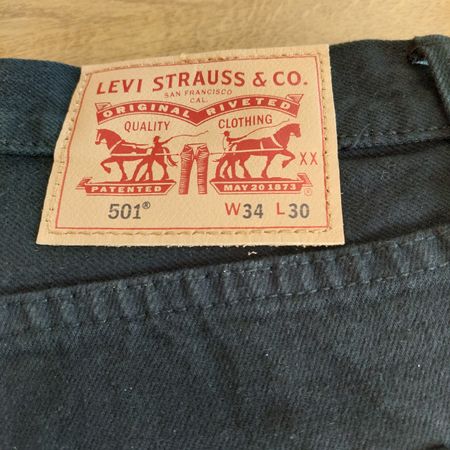Neuwertige Levis Jeans 34 / 30