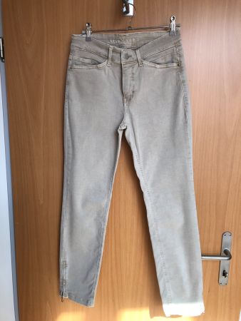 Damen Jeans beige Grösse 36 Reissverschluss am Beinende