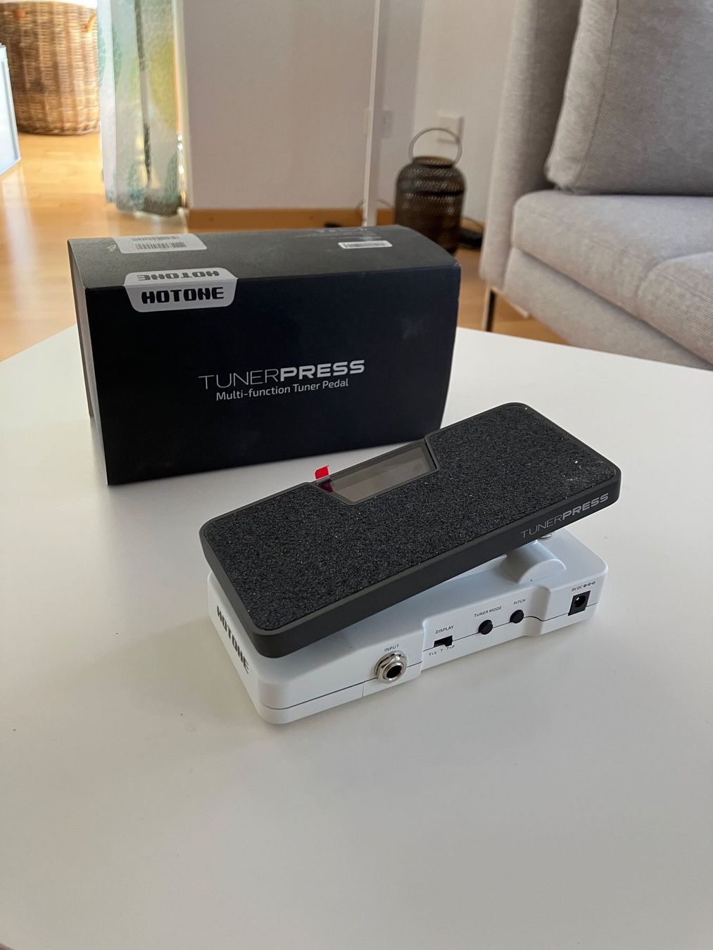 Strumenti musicali: Hotone Tuner & Expression inkl. Volumepedal – Usato da Eiken venduto da Vivaldi01 1