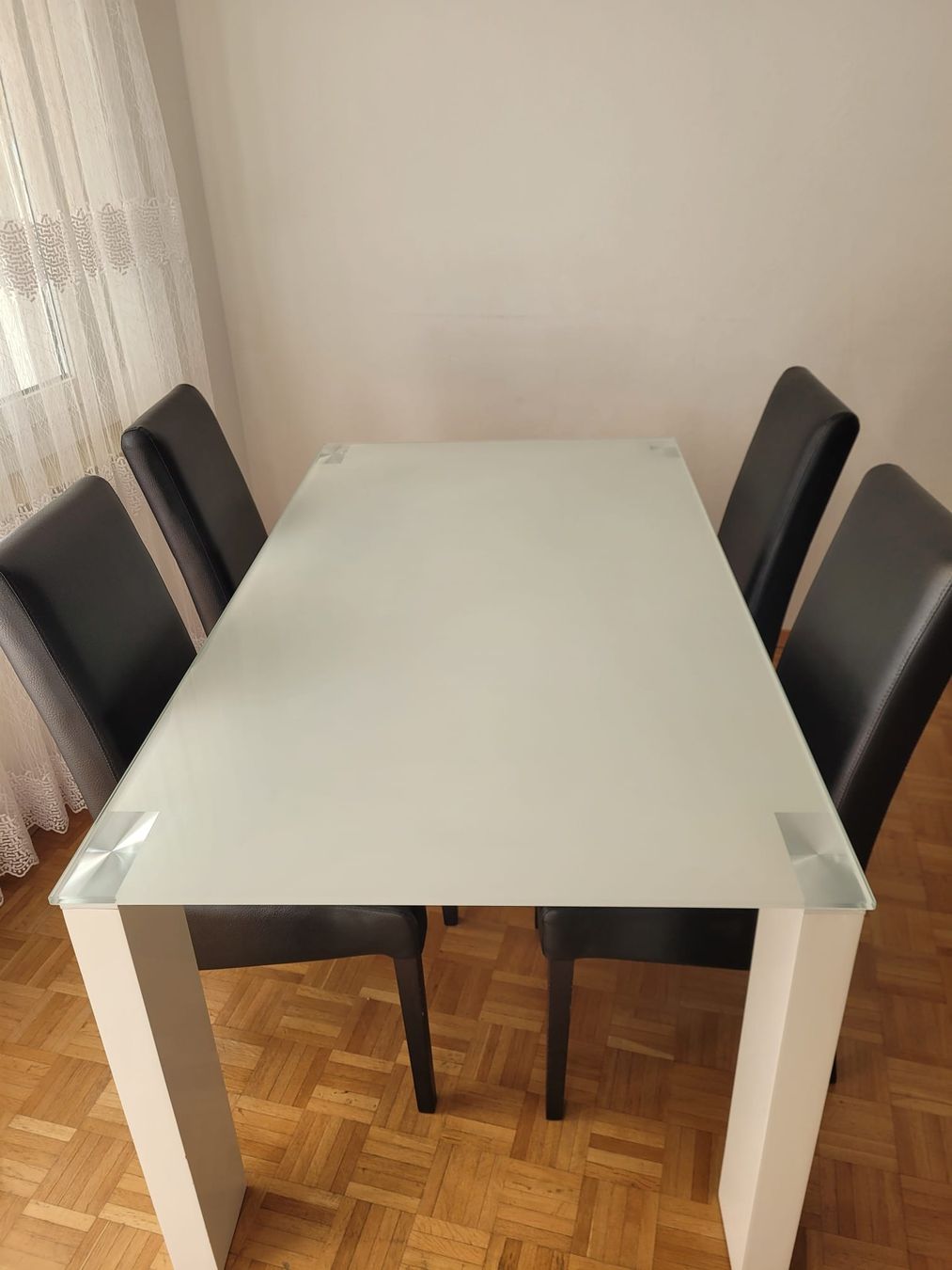 Tavoli: Tisch mit 4 Stühlen – Usato da Zürich venduto da Durme 2