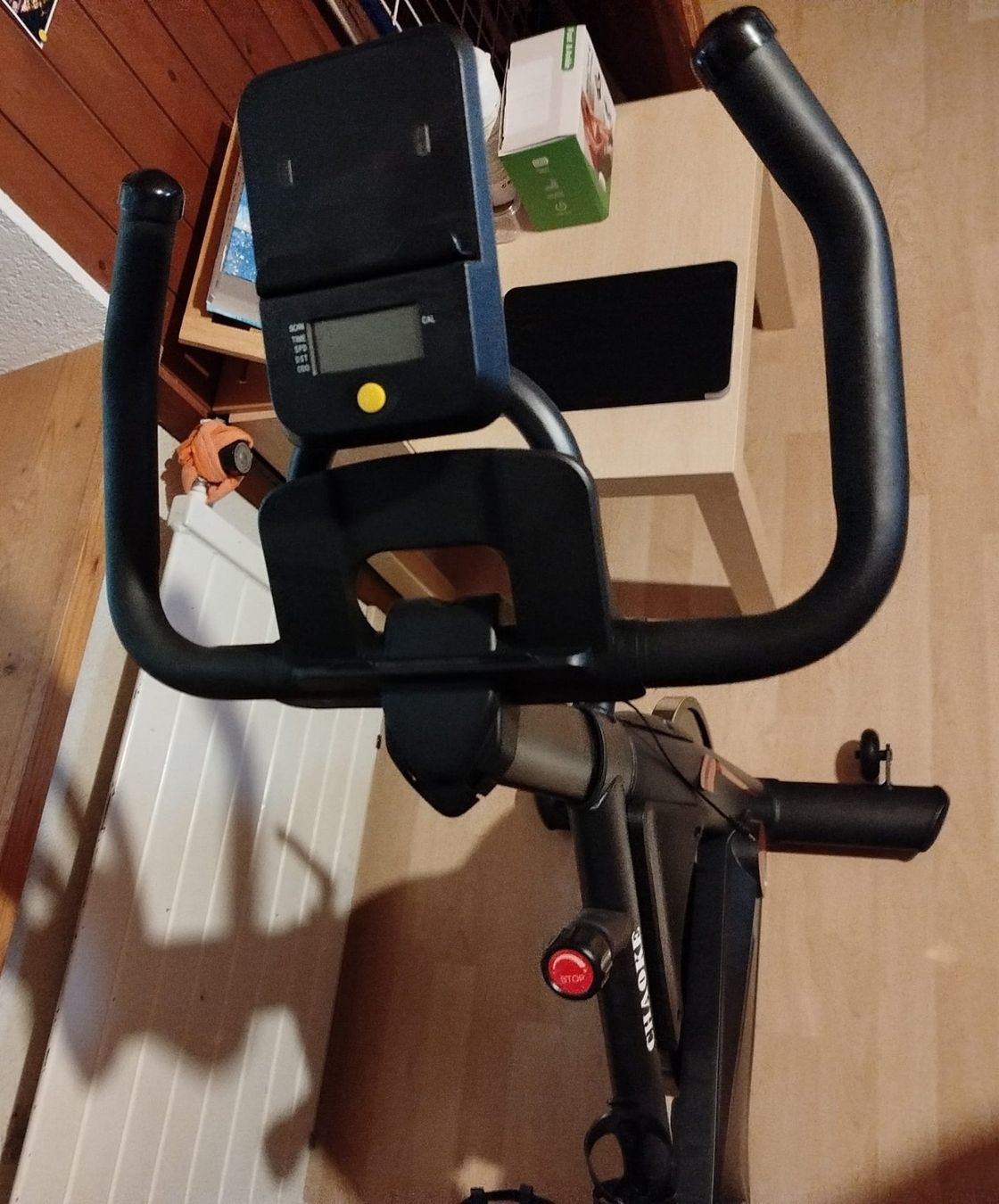 Vélos d'appartement: CHAOKE Heimtrainer mit App Farbe Rot/Schwarz – Neuf (Voir description) à Illnau par Tarzan200 1