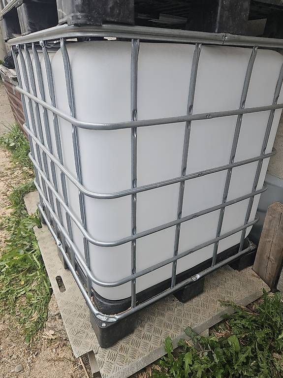 Abbeveratoi e trogoli: IBC Container 1000l Lebensmittel – Usato da Burgdorf venduto da .LS. 1