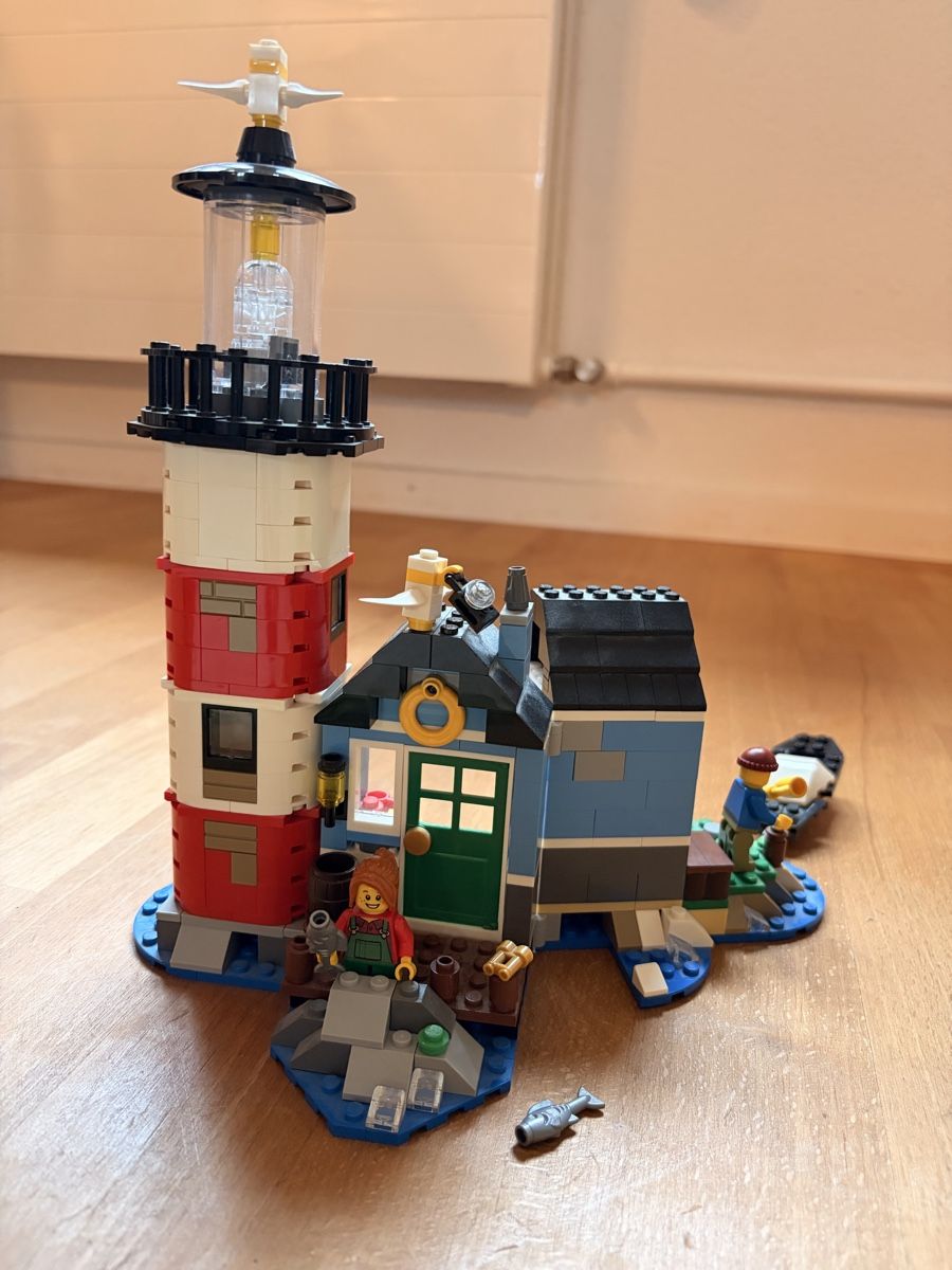 Lego Spielzeuge: Lego Creator Leuchtturm Insel – Gebraucht aus Winterthur von EvaL0102 3