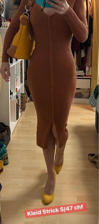Braunes Strickkleid mit Knopfleiste, Grösse S – Herbstlook!