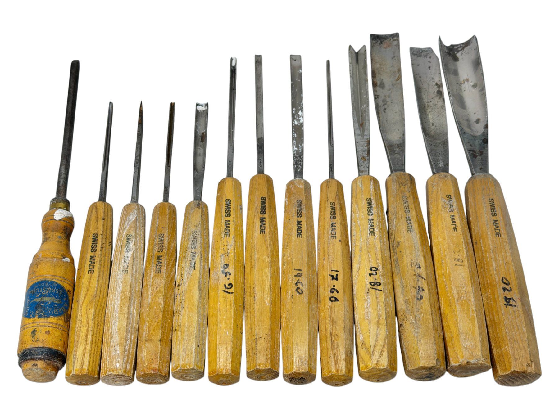 Swiss Tutti gli attrezzi: Lot 13 outils sculpture bois Swiss Made (gouges + ciseaux) – Usato da Cossonay-Ville venduto da Antiquora 6