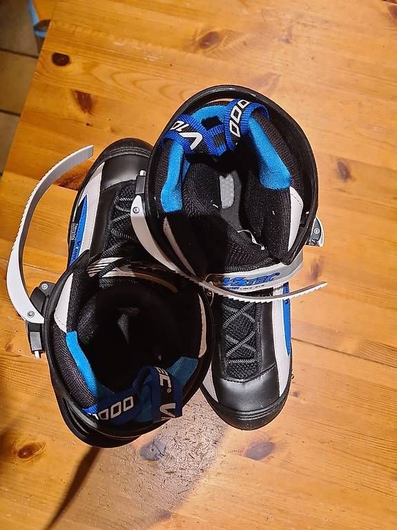 Schlittschuhe: Patins à glace, pointure 45 – Gebraucht aus Châtel-St-Denis von max_fri 2