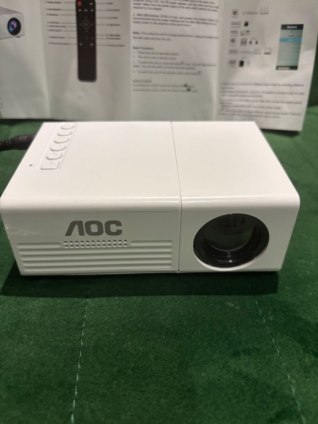 Videoprojektoren: Mini projecteur portable AOC – Neu und originalverpackt aus Conthey von Michel124 9