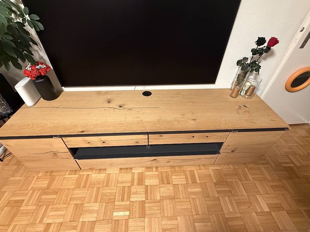 Mobili TV: Hochwertiges TV-Lowboard aus Eiche – Usato da Zürich venduto da lej_7lbp 4